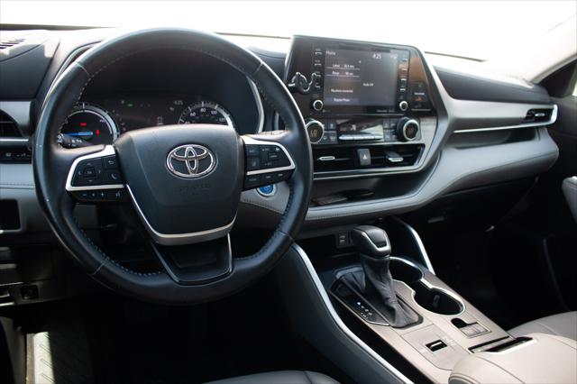 2022 Toyota Highlander Hybrid XLE