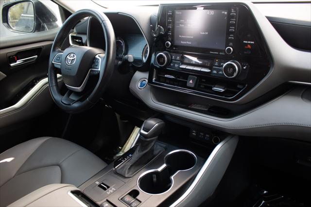 2022 Toyota Highlander Hybrid XLE