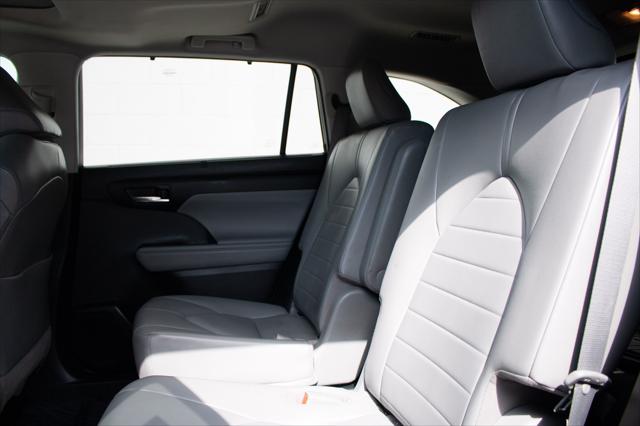 2022 Toyota Highlander Hybrid XLE