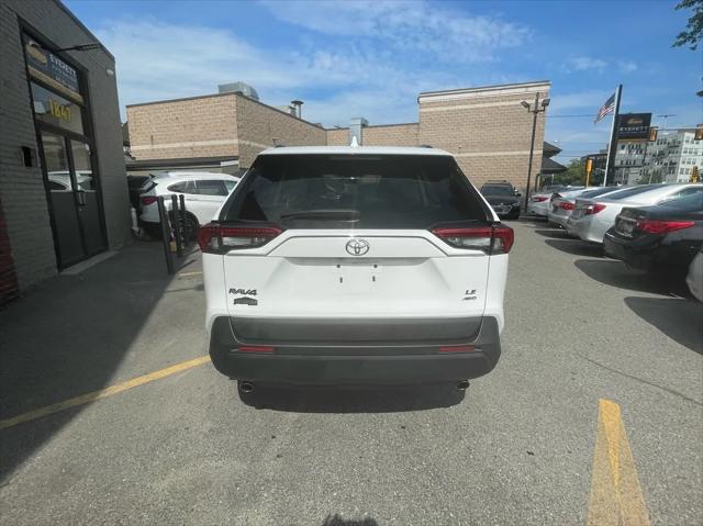 2021 Toyota RAV4 LE