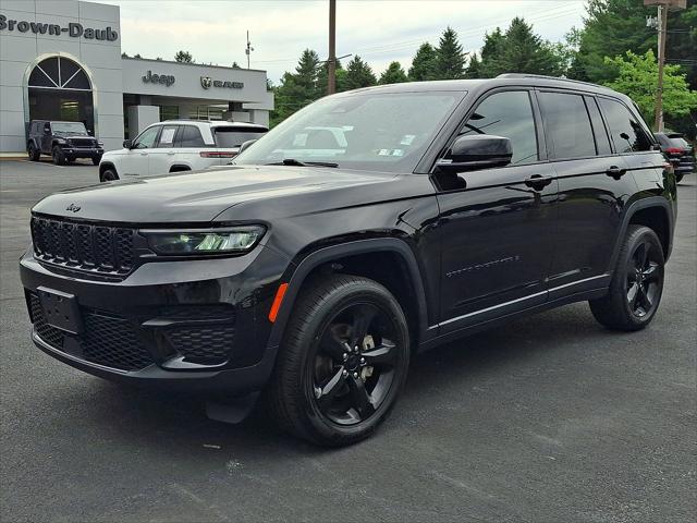 2023 Jeep Grand Cherokee Altitude 4x4 2023 Jeep Grand Cherokee Altitude 4x4