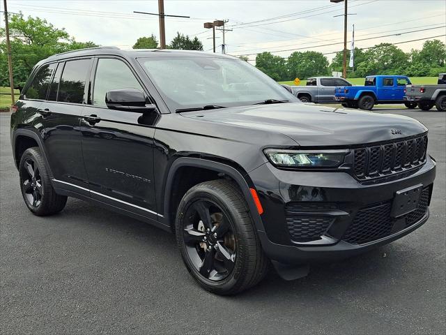2023 Jeep Grand Cherokee Altitude 4x4 2023 Jeep Grand Cherokee Altitude 4x4