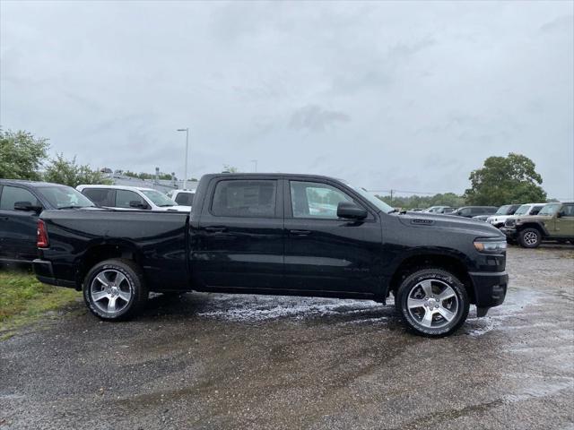2026 RAM Ram 1500 RAM 1500 EXPRESS CREW CAB 4X4 64 BOX