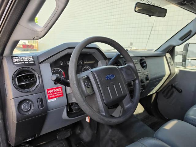 2011 Ford F-450 2WD Reg Cab 141 WB 60 CA XLT