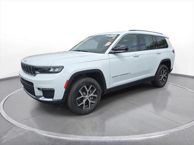 2023 Jeep Grand Cherokee L Limited 4x4 for sale in Grandville, MI