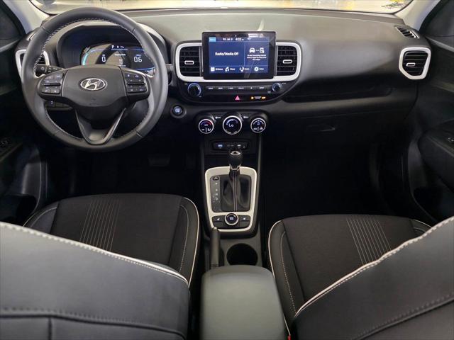 2026 Hyundai Venue SEL w/Two-Tone Roof