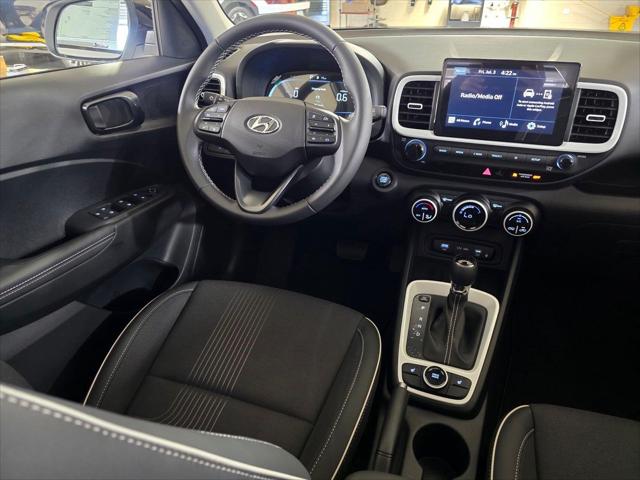 2026 Hyundai Venue SEL w/Two-Tone Roof