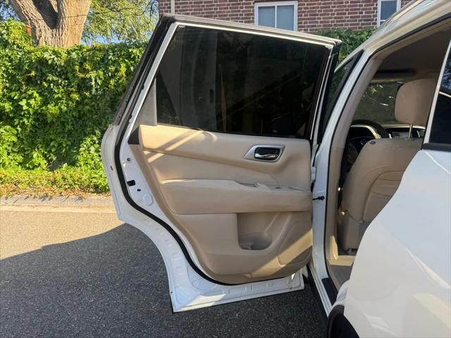 2013 Nissan Pathfinder SV