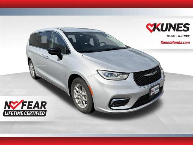 2024 Chrysler Pacifica Touring L for sale in Quincy, IL