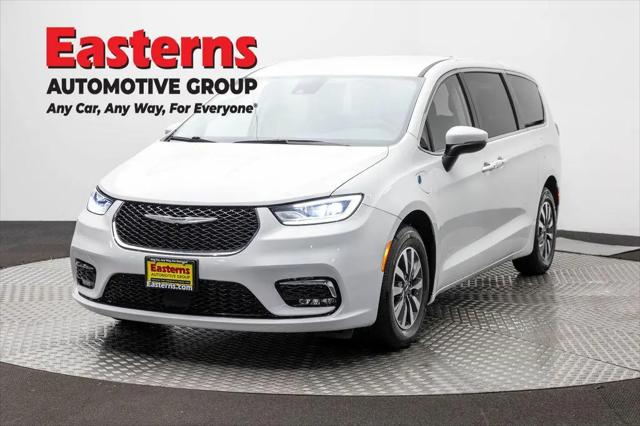 2023 Chrysler Pacifica Hybrid Touring L for sale in Temple Hills, MD