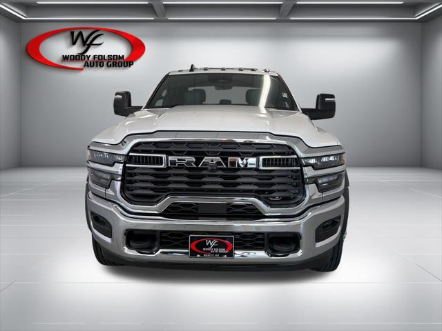 2026 RAM 5500 Chassis RAM 5500 TRADESMAN CHASSIS CREW CAB 4X4 84 CA