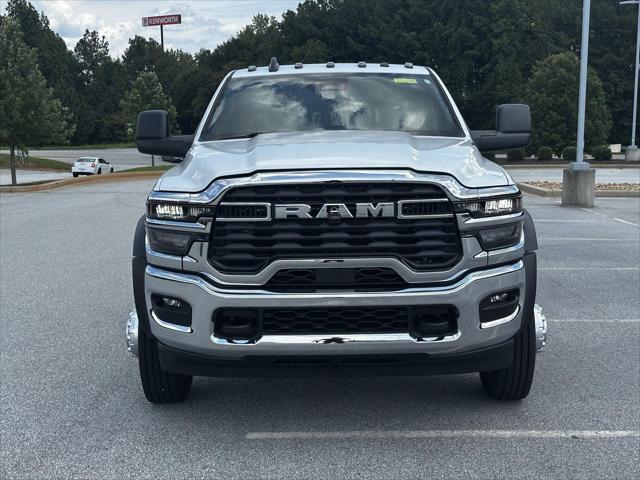 2026 RAM 5500 Chassis RAM 5500 TRADESMAN CHASSIS CREW CAB 4X4 84 CA