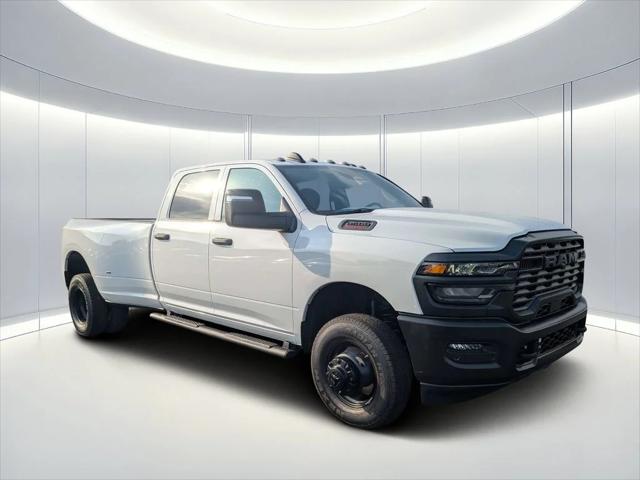 2026 RAM Ram 3500 RAM 3500 TRADESMAN CREW CAB 4X4 8 BOX