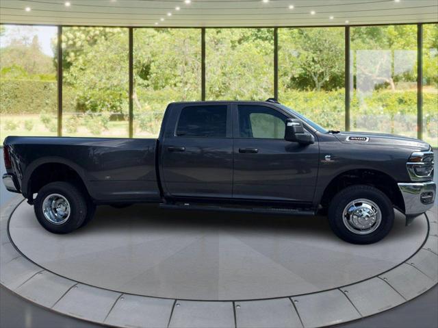 2026 Ram 3500 Tradesman Crew Cab 4x4 8 Box