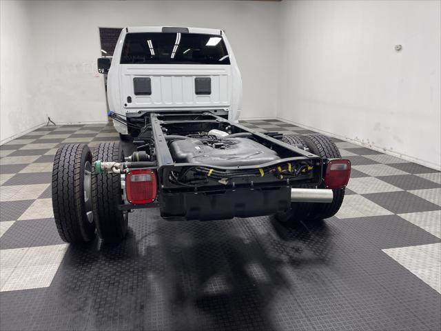 2026 RAM 5500 Chassis RAM 5500 TRADESMAN CHASSIS CREW CAB 4X4 84 CA