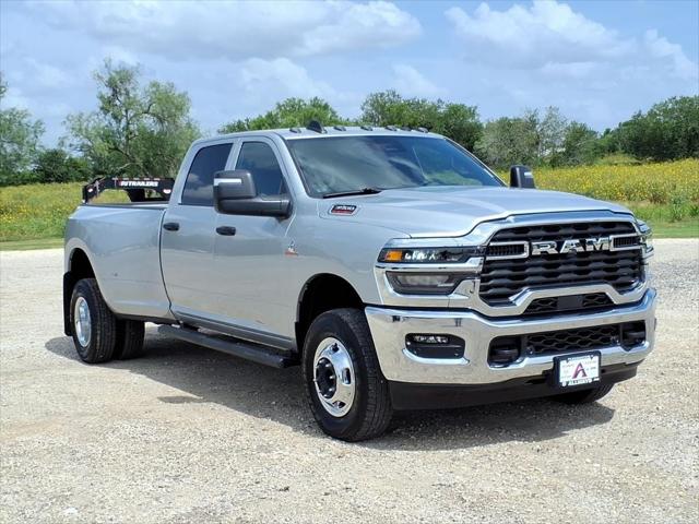 2026 RAM Ram 3500 RAM 3500 TRADESMAN CREW CAB 4X4 8 BOX