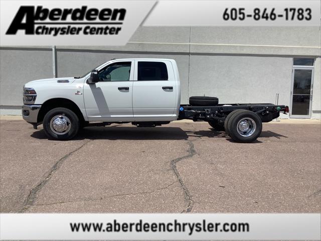 2026 RAM 5500 Chassis RAM 5500 TRADESMAN CHASSIS CREW CAB 4X4 84 CA