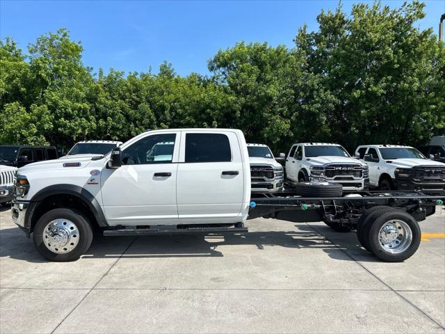 2026 RAM 5500 Chassis RAM 5500 TRADESMAN CHASSIS CREW CAB 4X4 84 CA