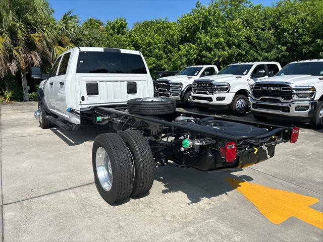2026 RAM 5500 Chassis RAM 5500 TRADESMAN CHASSIS CREW CAB 4X4 84 CA