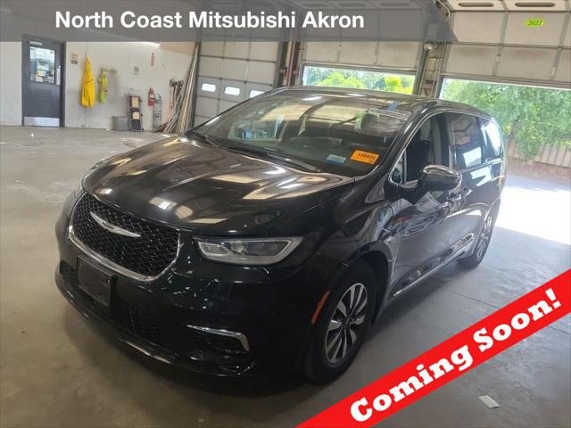 2023 Chrysler Pacifica Hybrid Limited for sale in Akron, OH