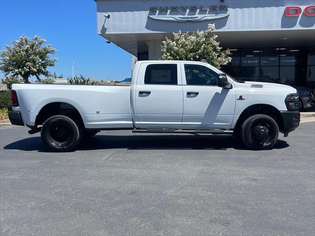 2026 RAM Ram 3500 RAM 3500 TRADESMAN CREW CAB 4X4 8 BOX