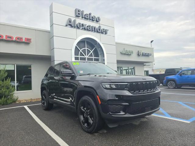 2023 Jeep Grand Cherokee Altitude 4x4 for sale in Mansfield, PA