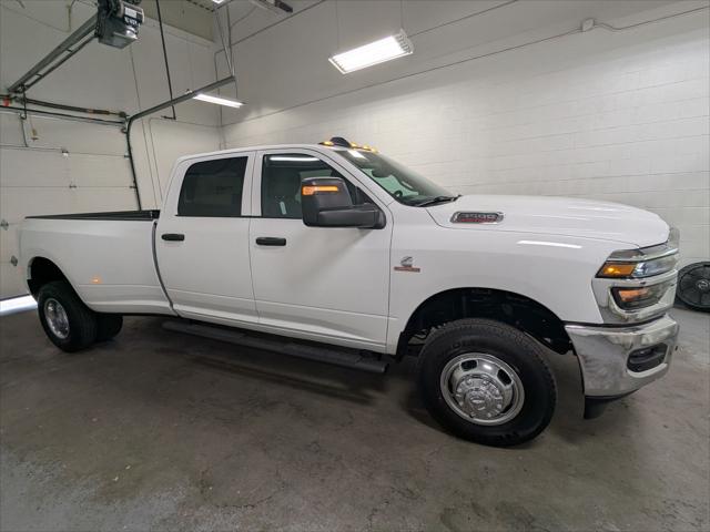 2026 RAM Ram 3500 RAM 3500 TRADESMAN CREW CAB 4X4 8 BOX