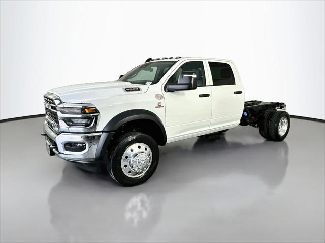 2026 RAM 5500 Chassis RAM 5500 TRADESMAN CHASSIS CREW CAB 4X4 60 CA