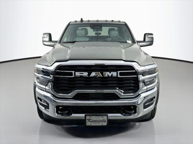 2026 RAM 5500 Chassis RAM 5500 TRADESMAN CHASSIS CREW CAB 4X4 60 CA