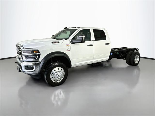 2026 RAM 5500 Chassis RAM 5500 TRADESMAN CHASSIS CREW CAB 4X4 84 CA