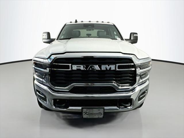2026 RAM 5500 Chassis RAM 5500 TRADESMAN CHASSIS CREW CAB 4X4 84 CA