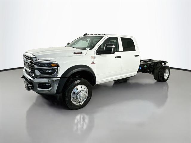 2026 RAM 5500 Chassis RAM 5500 TRADESMAN CHASSIS CREW CAB 4X4 84 CA