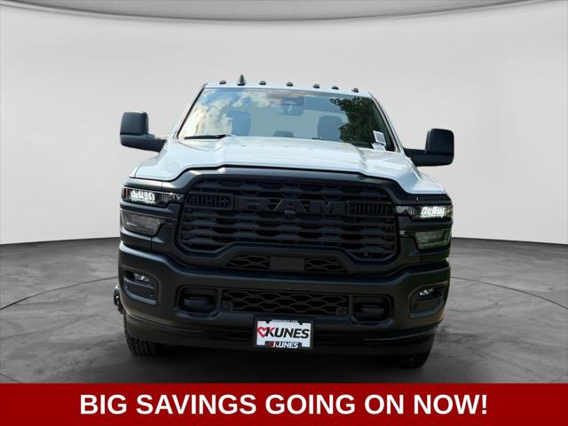 2026 RAM 3500 Chassis RAM 3500 TRADESMAN CREW CAB CHASSIS 4X4 60 CA