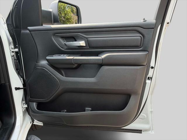 2026 Ram 1500 Express Crew Cab 4x4 57 Box