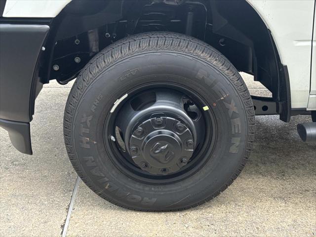 2026 RAM Ram 3500 RAM 3500 TRADESMAN CREW CAB 4X4 8 BOX