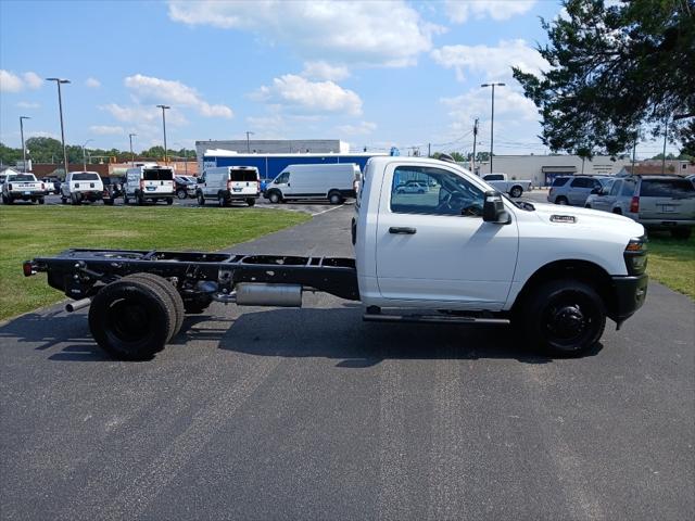 2026 RAM Ram 3500 Chassis Cab RAM 3500 TRADESMAN CHASSIS REGULAR CAB 4X2 84 CA