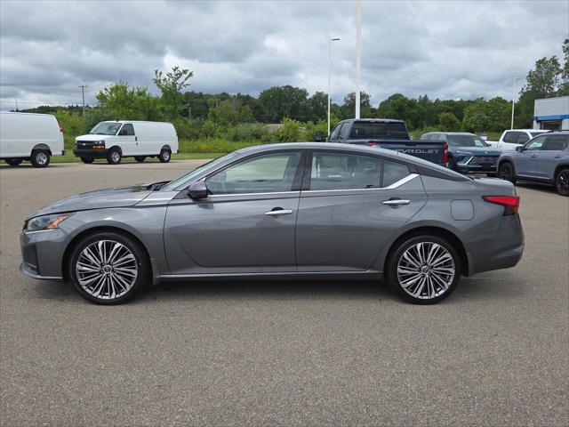 Used 2024 Nissan Altima Platinum For Sale in Jackson, MI