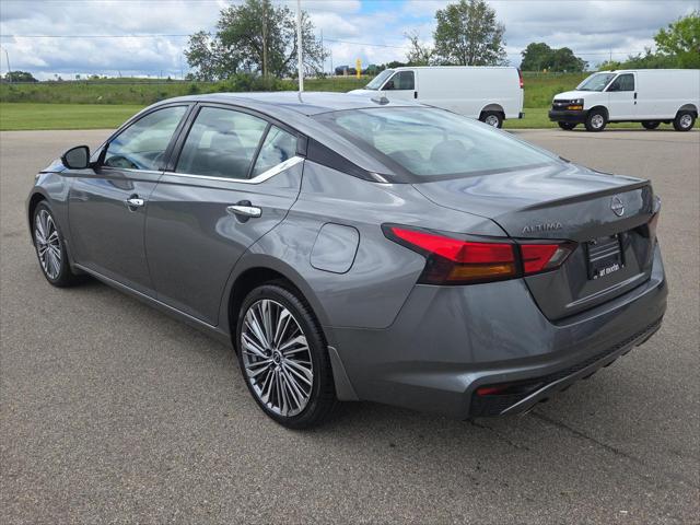 Used 2024 Nissan Altima Platinum For Sale in Jackson, MI