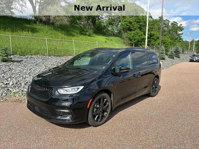 2025 Chrysler Pacifica Limited for sale in Wausau, WI