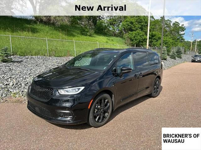 2025 Chrysler Pacifica Limited for sale in Wausau, WI