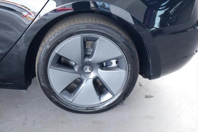 2022 Tesla Model 3 Rear-Wheel Drive