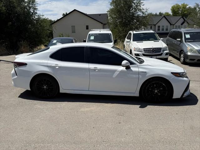 2021 Toyota Camry SE Hybrid