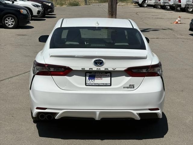 2021 Toyota Camry SE Hybrid