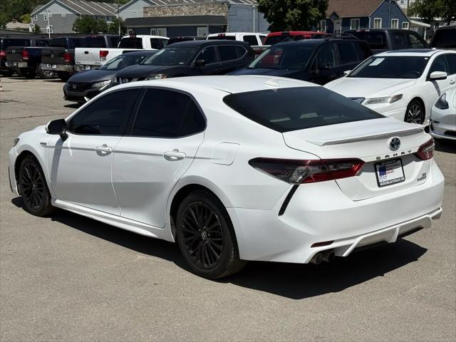 2021 Toyota Camry SE Hybrid