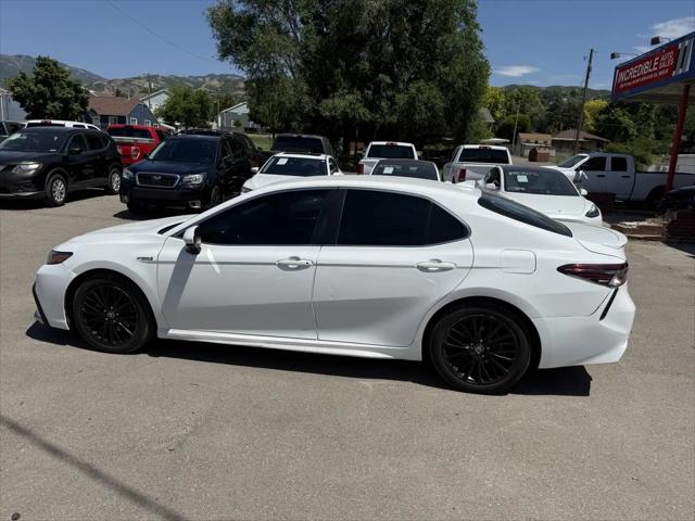 2021 Toyota Camry SE Hybrid