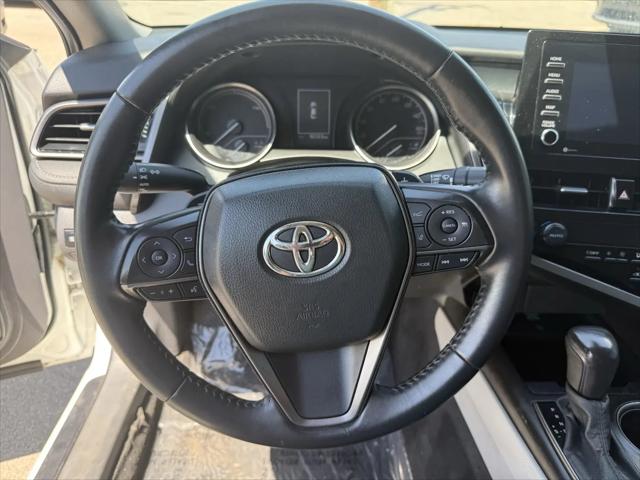 2021 Toyota Camry SE Hybrid