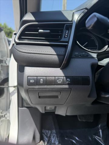 2021 Toyota Camry SE Hybrid