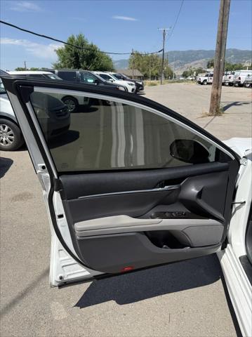 2021 Toyota Camry SE Hybrid