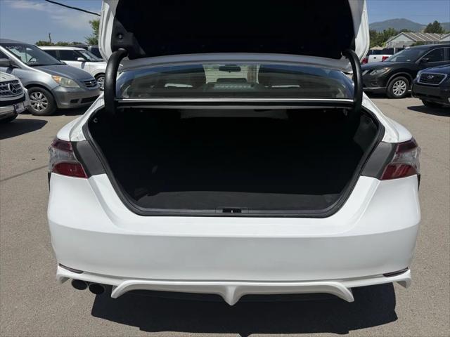 2021 Toyota Camry SE Hybrid