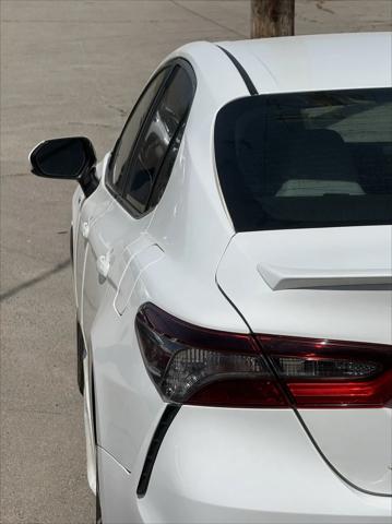 2021 Toyota Camry SE Hybrid
